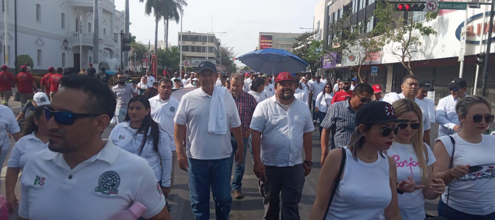 $!Marchan en Culiacán en conmemoración del Día del Trabajo