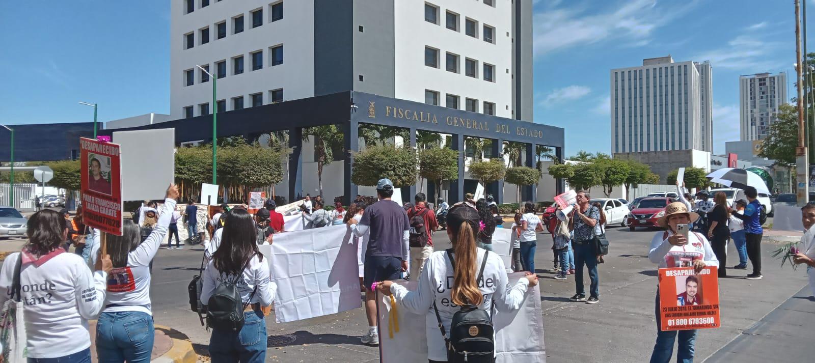 $!Madres de desaparecidos cambian festejo de 10 de mayo por marcha a la Fiscalía en Culiacán