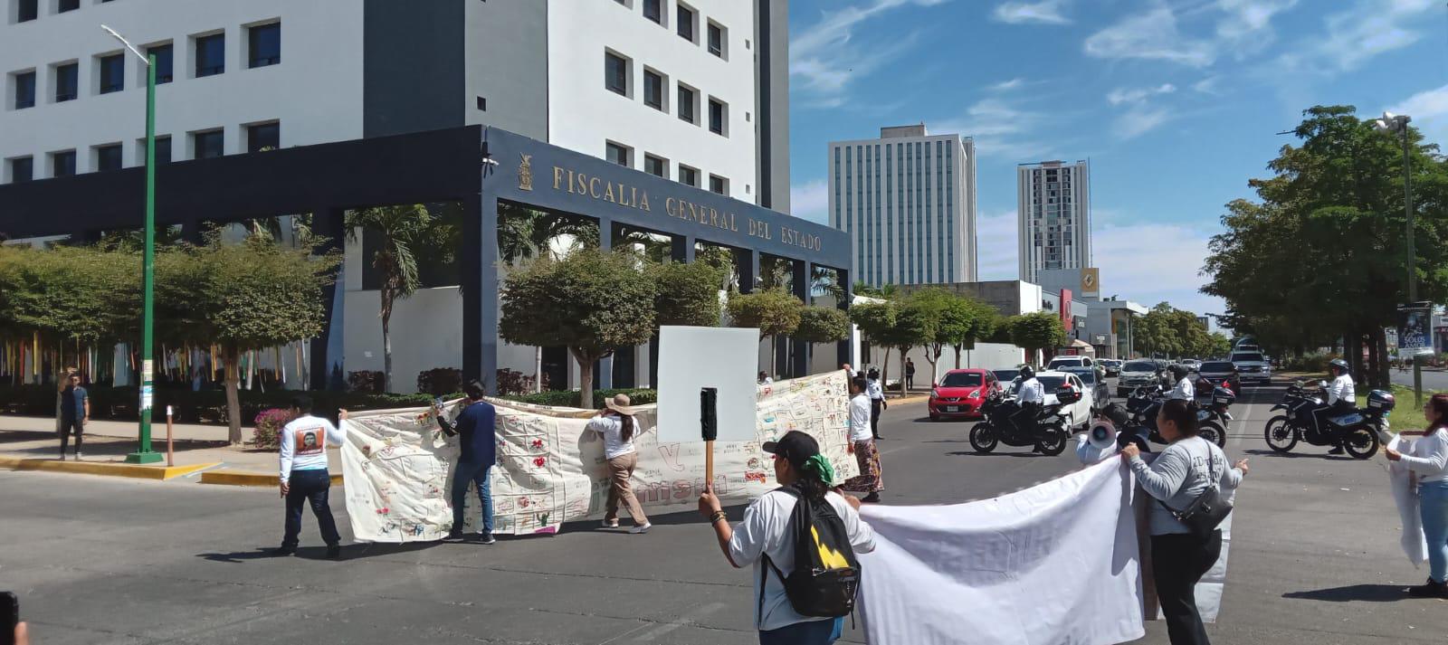 $!Madres de desaparecidos cambian festejo de 10 de mayo por marcha a la Fiscalía en Culiacán