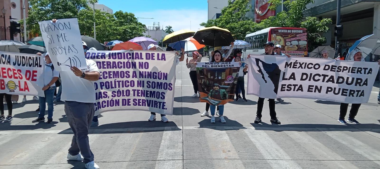 $!Por tercer día consecutivo, trabajadores del Poder Judicial en Culiacán proclaman rechazo a la reforma Judicial