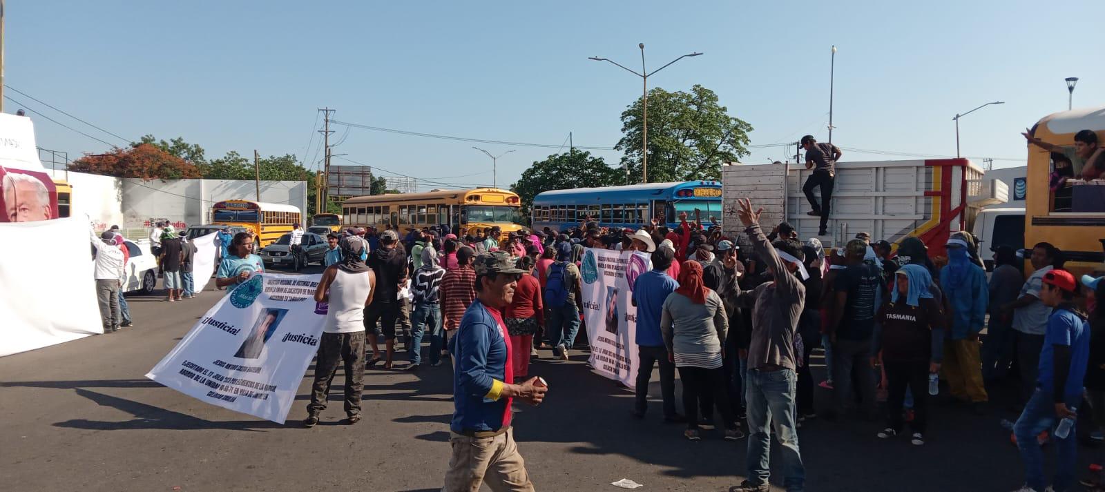 $!Protestan por desapariciones forzadas y colapsan avenidas en Culiacán