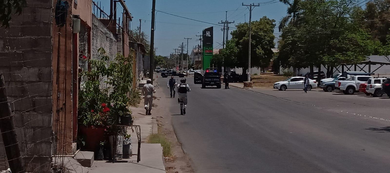 $!Agricultores logran tomar instalaciones de Pemex en Culiacán