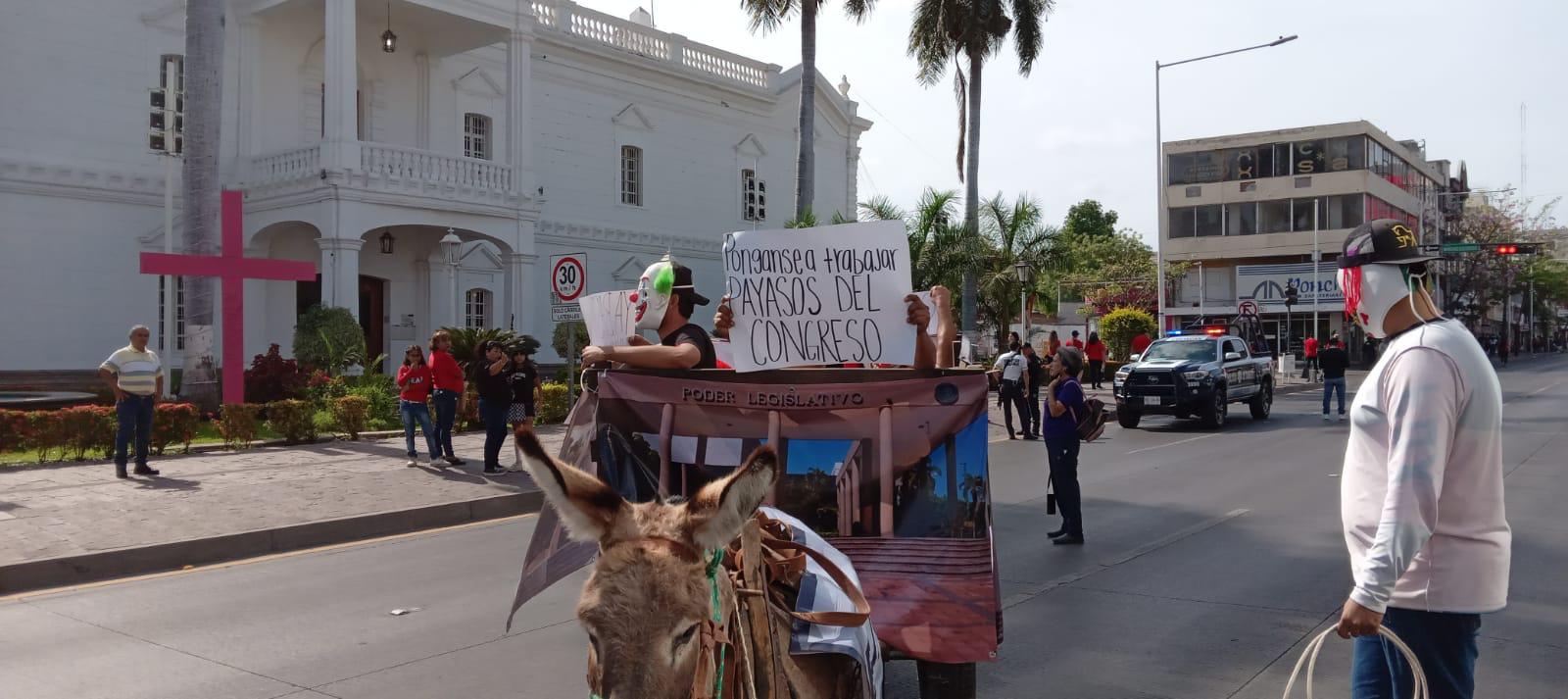 $!Marchan en Culiacán en conmemoración del Día del Trabajo