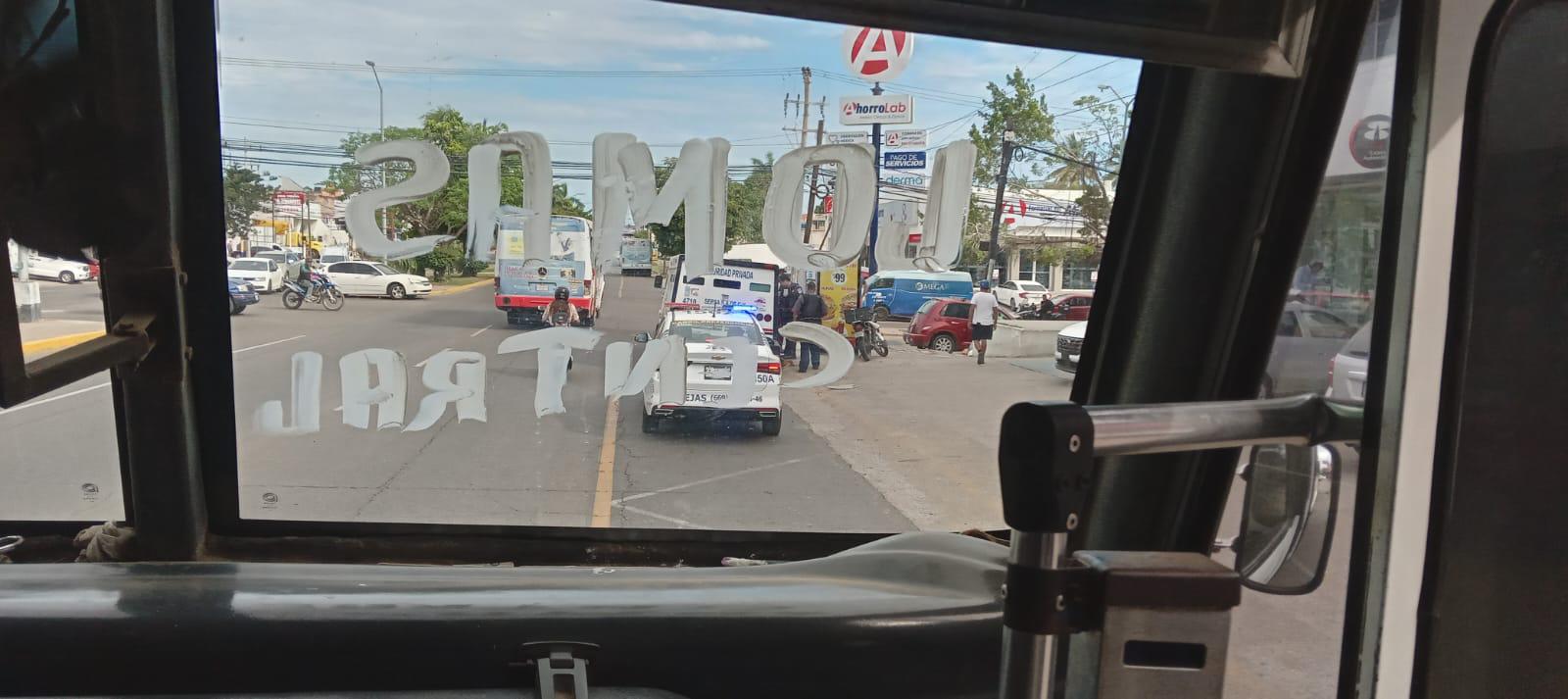 $!Acusan comerciantes en avenida Juan Carrasco acoso de tránsito a sus clientes, en Mazatlán