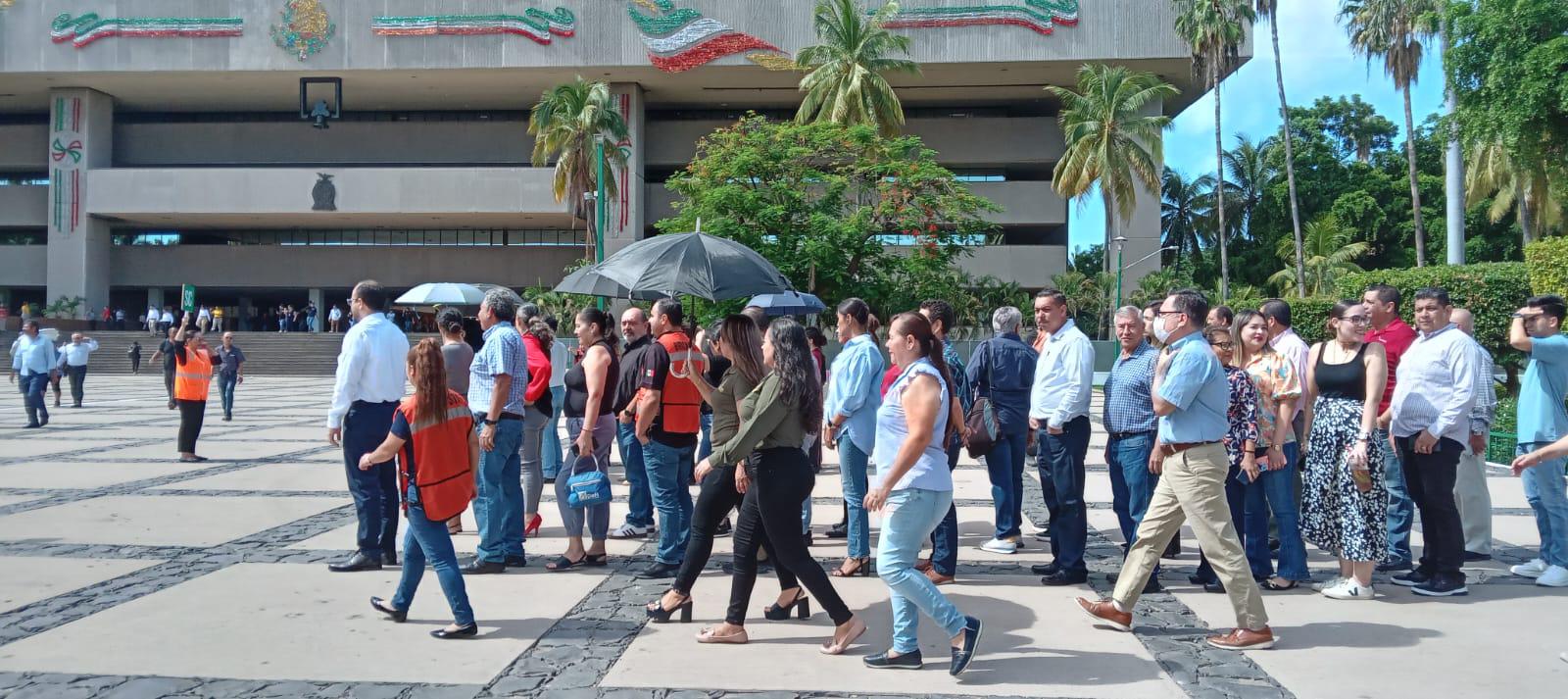 $!Palacio de Gobierno de Sinaloa se suma a simulacro en conmemoración a los sismos del 85 y del 2017