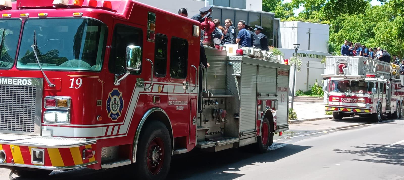 $!Celebran la entrega de los bomberos de Culiacán y agradecen a sus familias