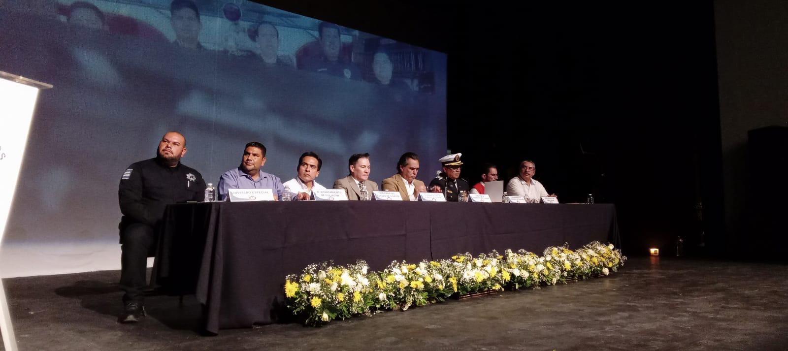 $!Celebran la entrega de los bomberos de Culiacán y agradecen a sus familias