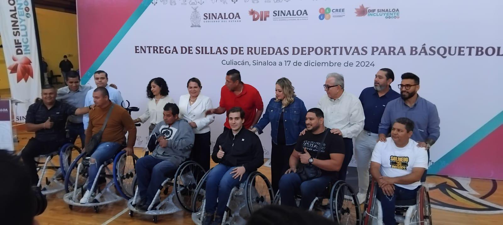 $!Reciben basquetbolistas sinaloenses 63 sillas de ruedas para el deporte adaptado