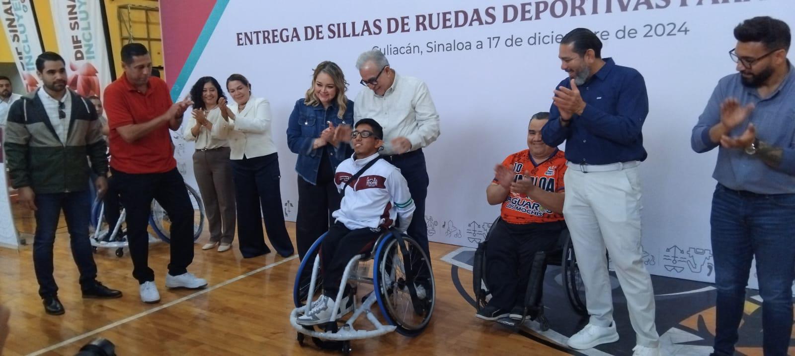 $!Reciben basquetbolistas sinaloenses 63 sillas de ruedas para el deporte adaptado