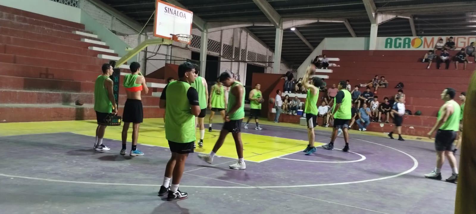 $!Piratas Basketball remonta y gana en Escuinapa