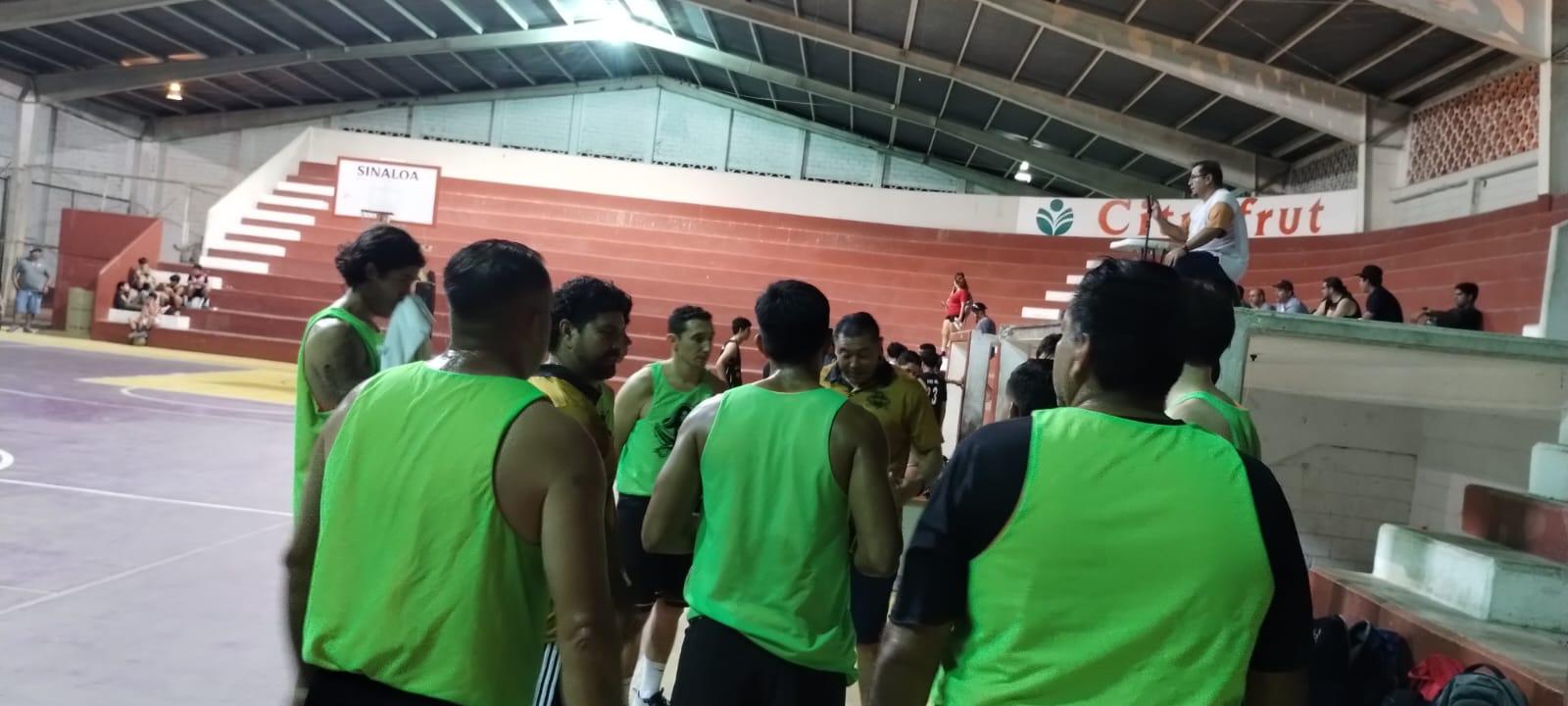 $!Piratas Basketball remonta y gana en Escuinapa