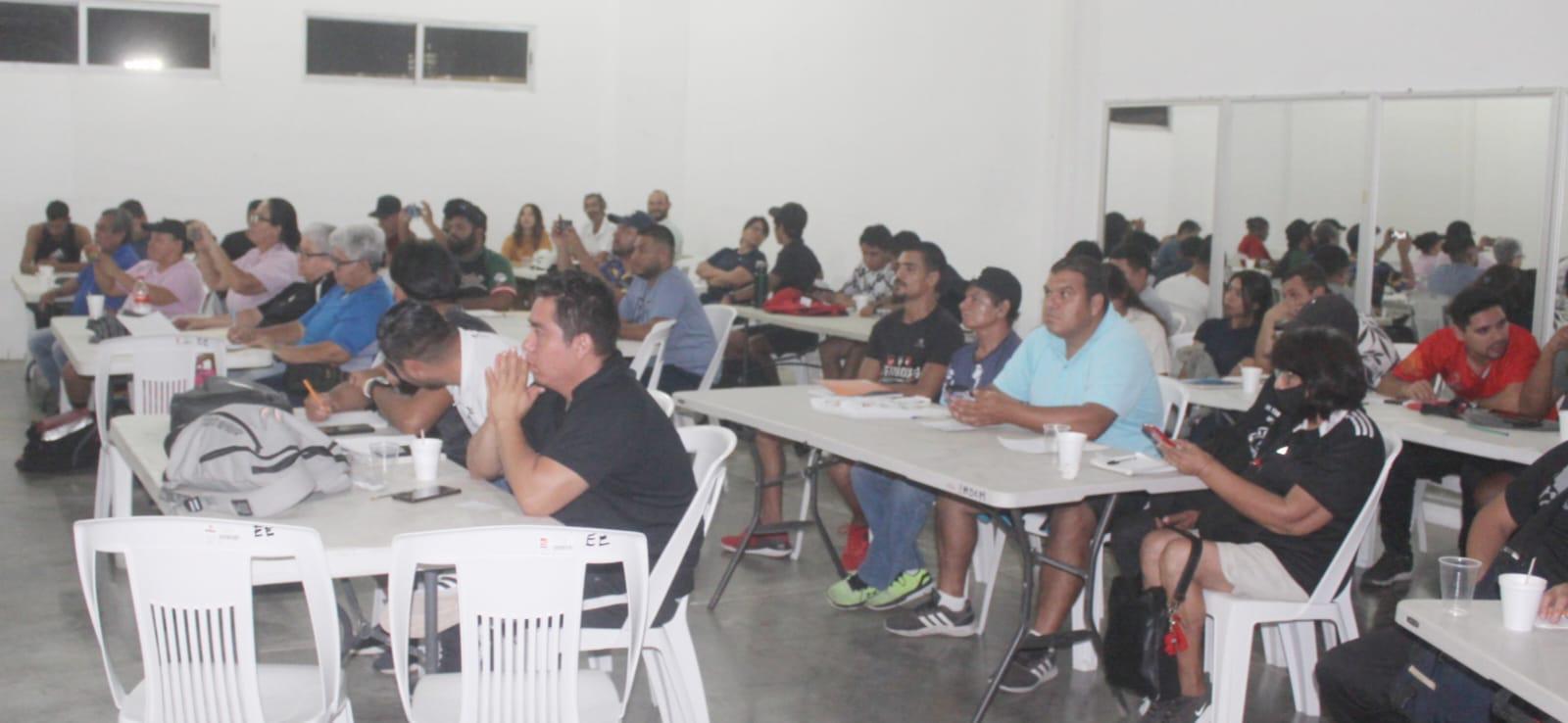 $!Cupo lleno, en el Curso para Entrenadores del Imdem