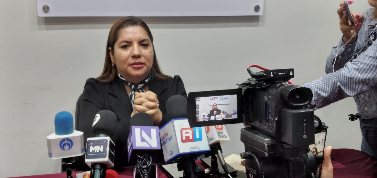 $!Renuncia Verenice Oleta a su cargo de Secretaria del Ayuntamiento de Mazatlán