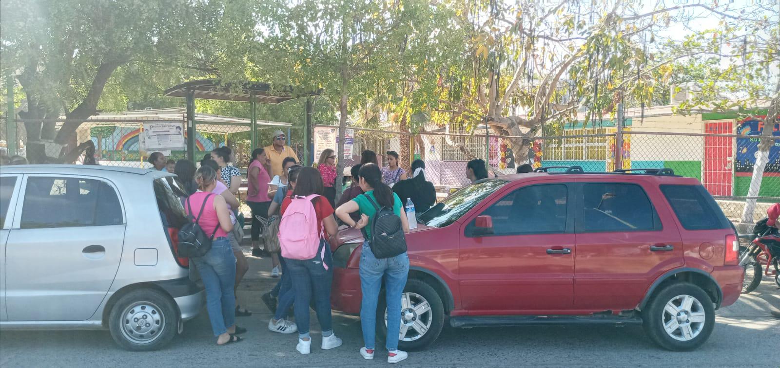 $!Claman por ayuda en kínder de Santa Teresa; no tienen luz en medio del calorón