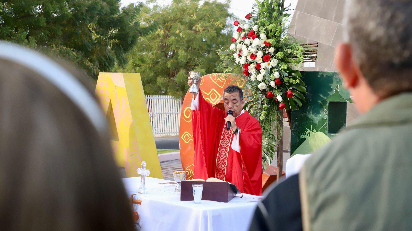 $!Con ‘Las mañanitas’ y procesión, elotenses celebran a la Santa Cruz