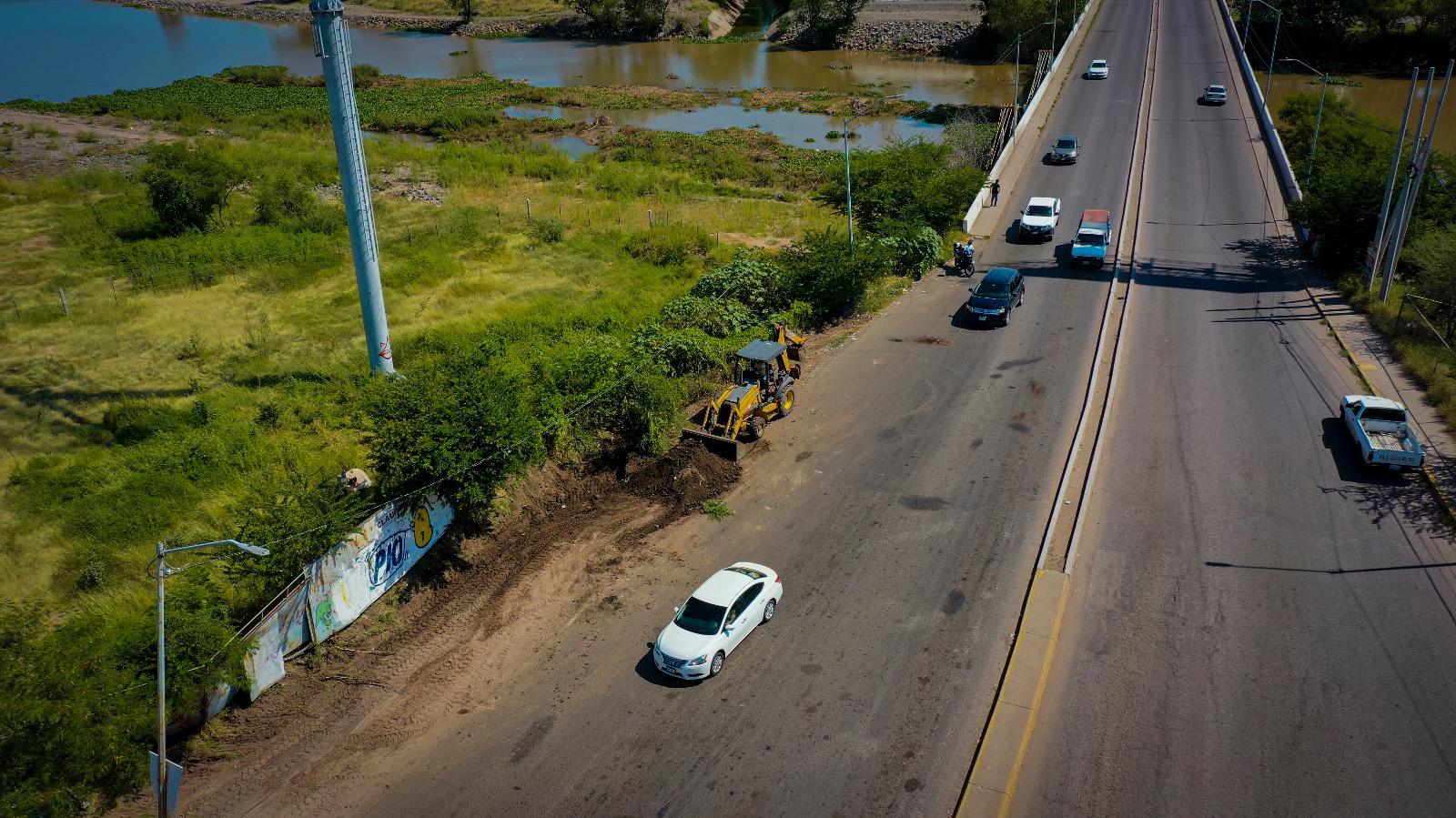 $!Avanza desazolve de afluentes en sector norte y sur de Culiacán