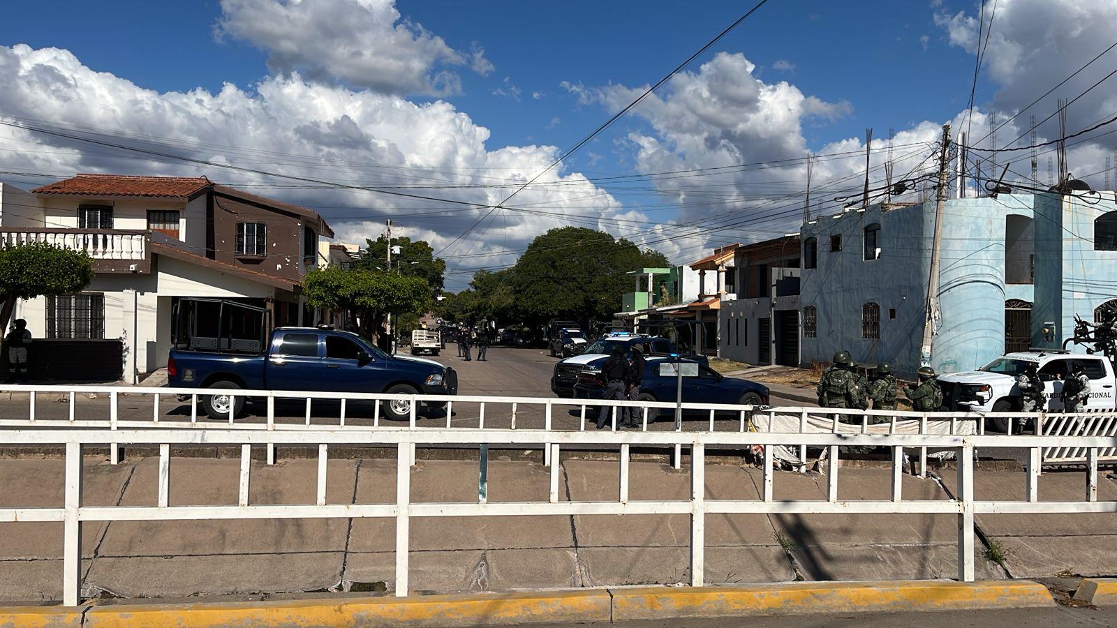 $!Corporaciones realizan cateo en vivienda del fraccionamiento Agustina Ramirez, en Culiacán