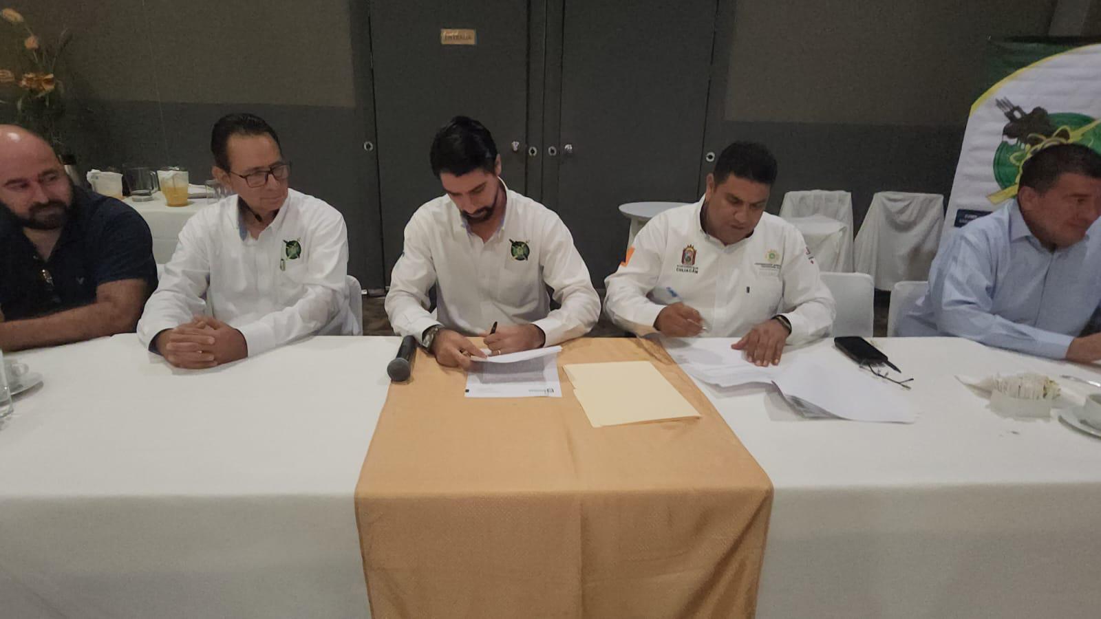 $!Firman convenio PC de Culiacán y Colegio de Ingenieros Mecánicos Electricistas de Sinaloa