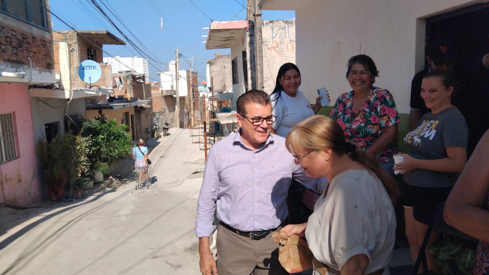 $!Después de más de 30 años rehabilitan red de agua y drenaje en callejón de la Montuosa, en Mazatlán