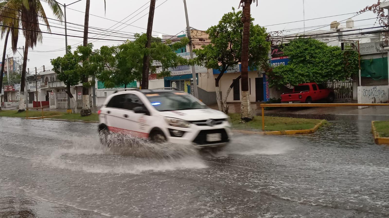 $!Provoca apagones y encharcamientos tormenta registrada en Mazatlán