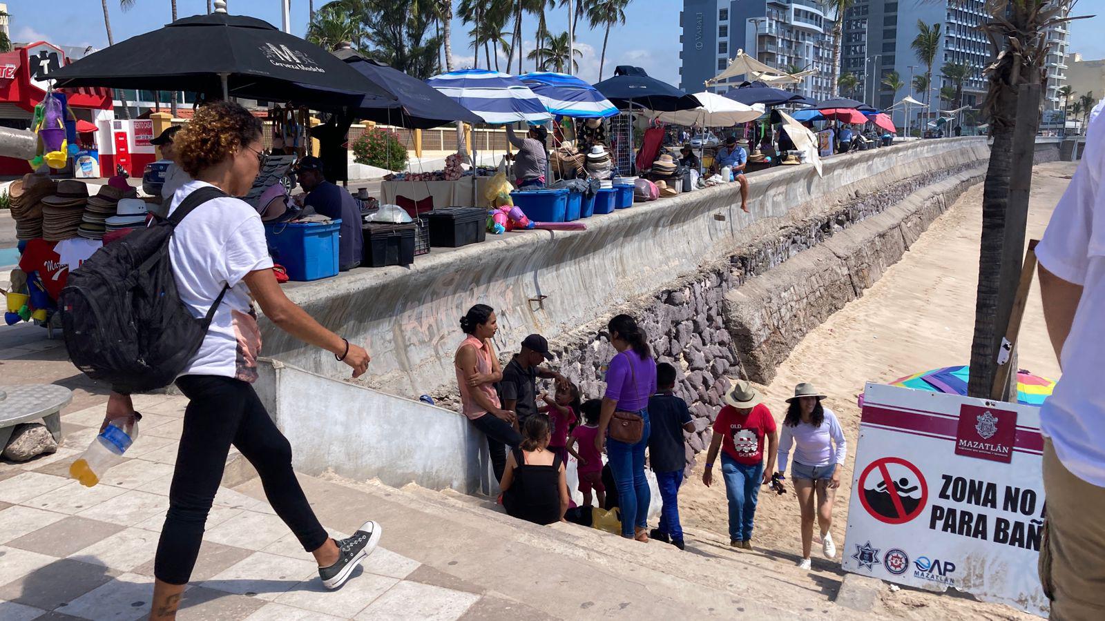 $!Aunque poco, Mazatlán se recupera en turismo en el primer fin de semana de octubre