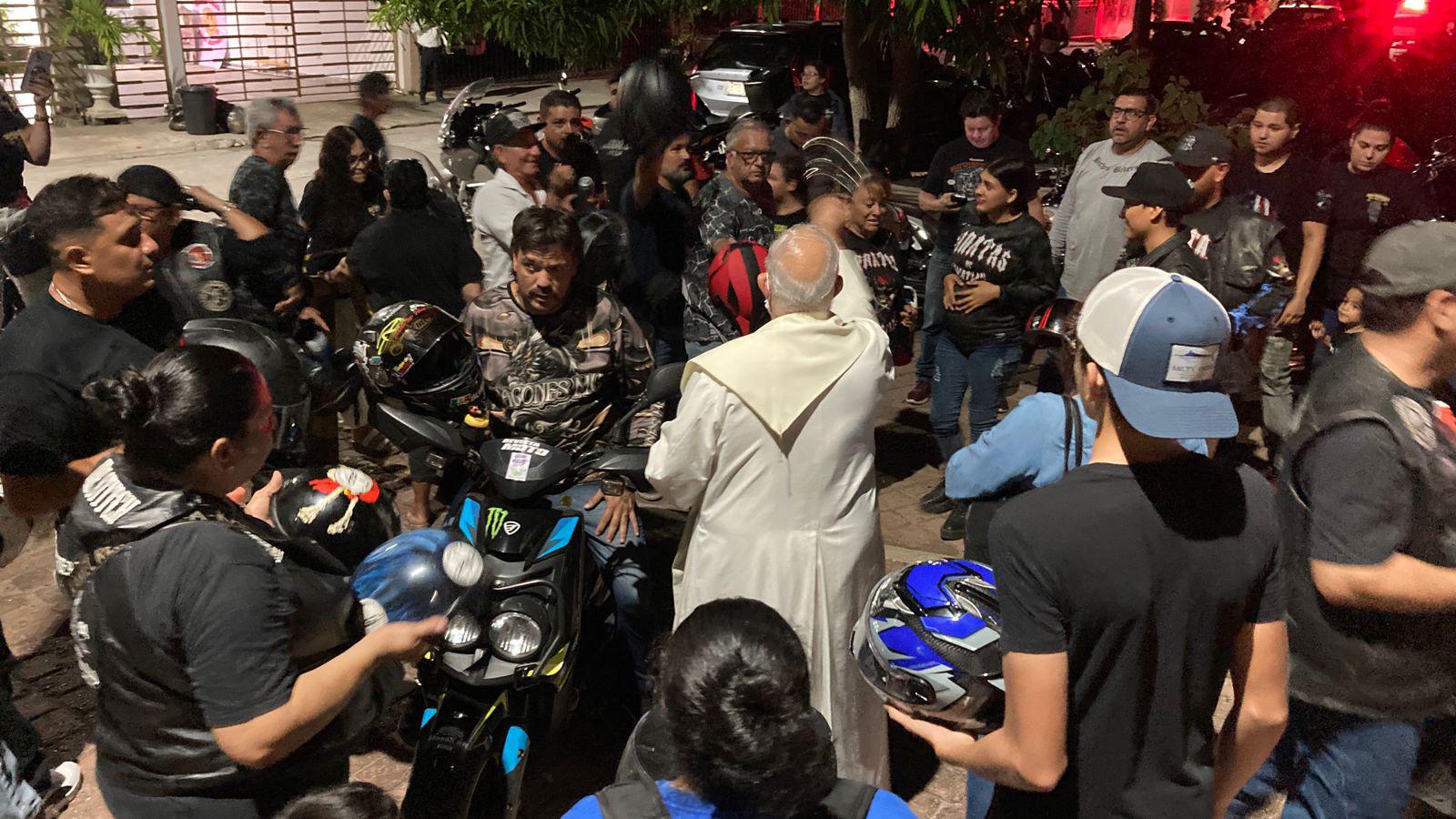 $!Motociclistas recorren Mazatlán en la Moto-Peregrinación en honor a San Judas Tadeo