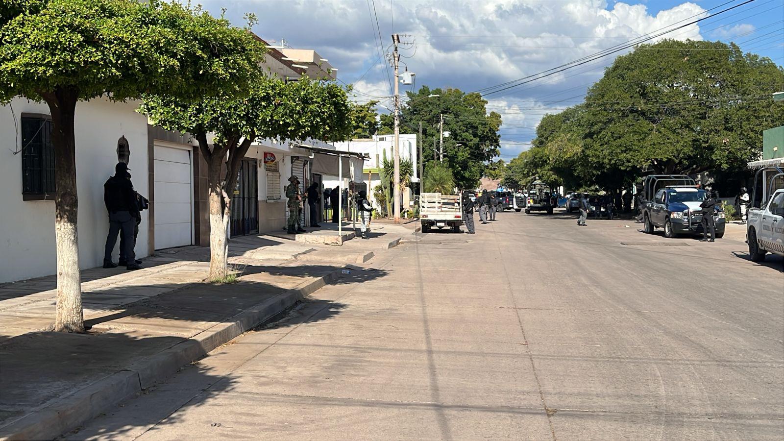 $!Corporaciones realizan cateo en vivienda del fraccionamiento Agustina Ramirez, en Culiacán