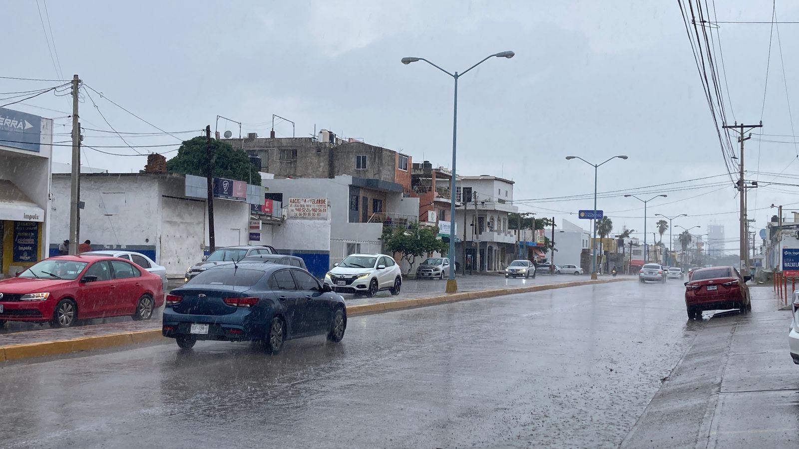 $!Llueve en gran parte de Mazatlán este sábado