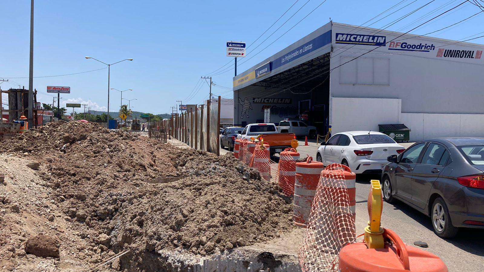 $!Trabajos del puente Libramiento Colosio comienzan a afectar a comerciantes de la zona