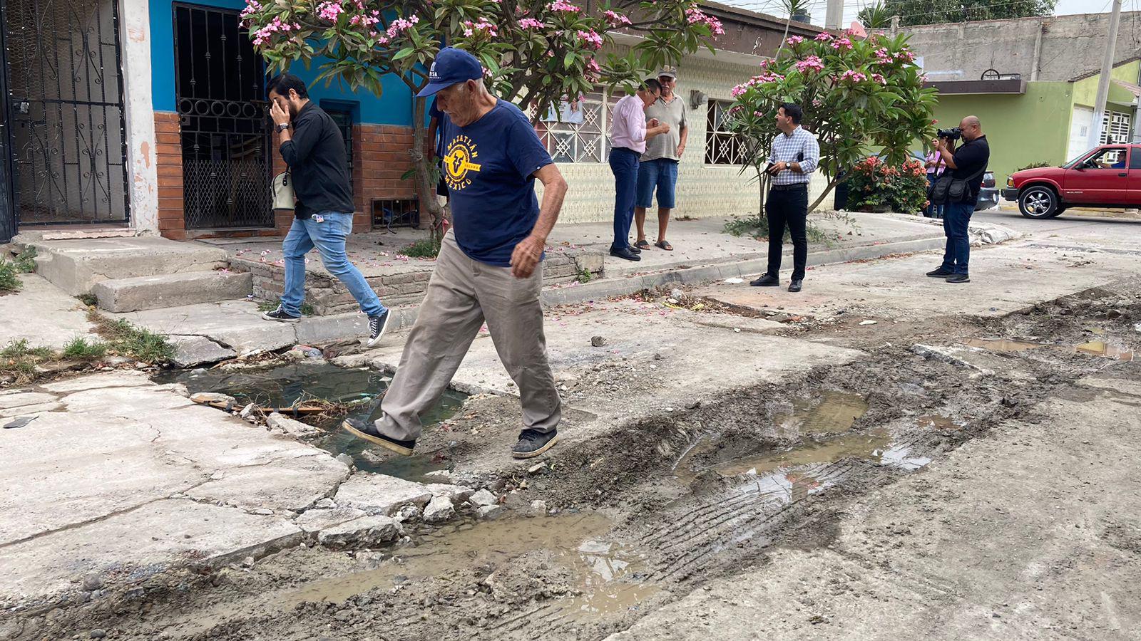 $!Por tema de salud, repondrán tubería en calle 5 de febrero en la Colonia Esperanza