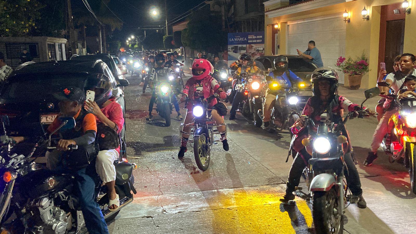 $!Motociclistas recorren Mazatlán en la Moto-Peregrinación en honor a San Judas Tadeo