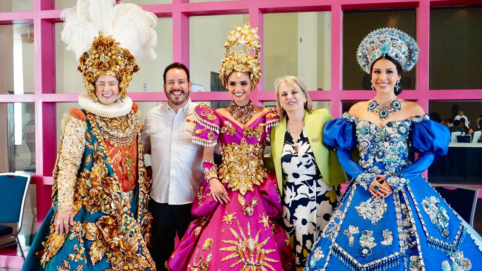 $!Ricardo Velarde Cárdenas, Secretario de Turismo, con la realeza mazatleca.