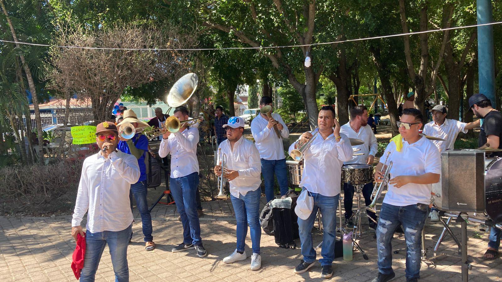 $!Con gran devoción, feligreces festejan a San Judas Tadeo en Mazatlán