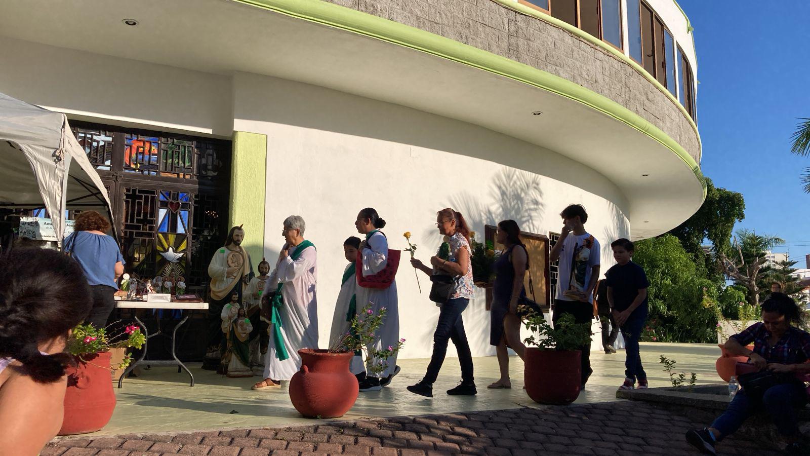 $!Con gran devoción, feligreces festejan a San Judas Tadeo en Mazatlán