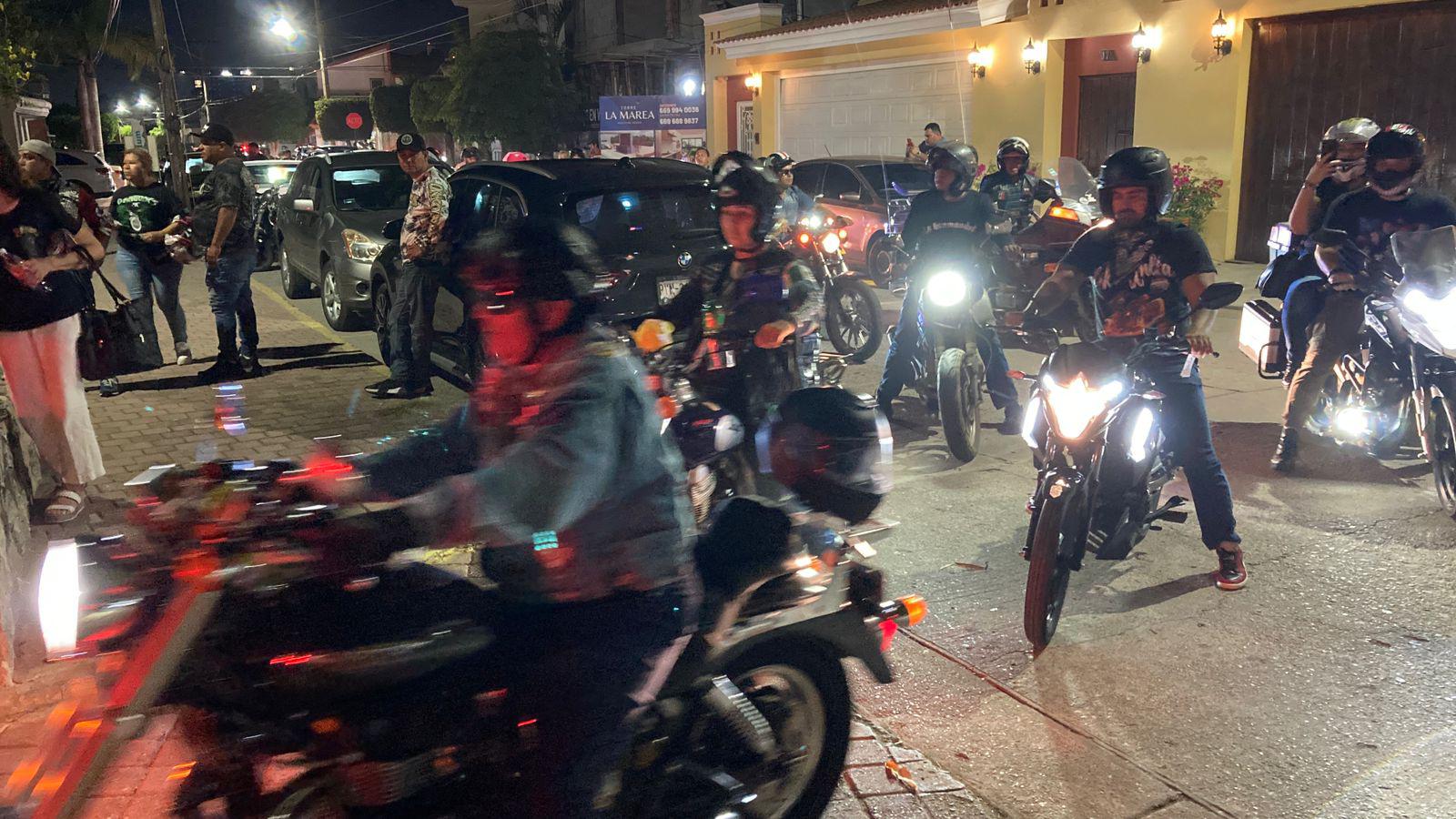 $!Motociclistas recorren Mazatlán en la Moto-Peregrinación en honor a San Judas Tadeo