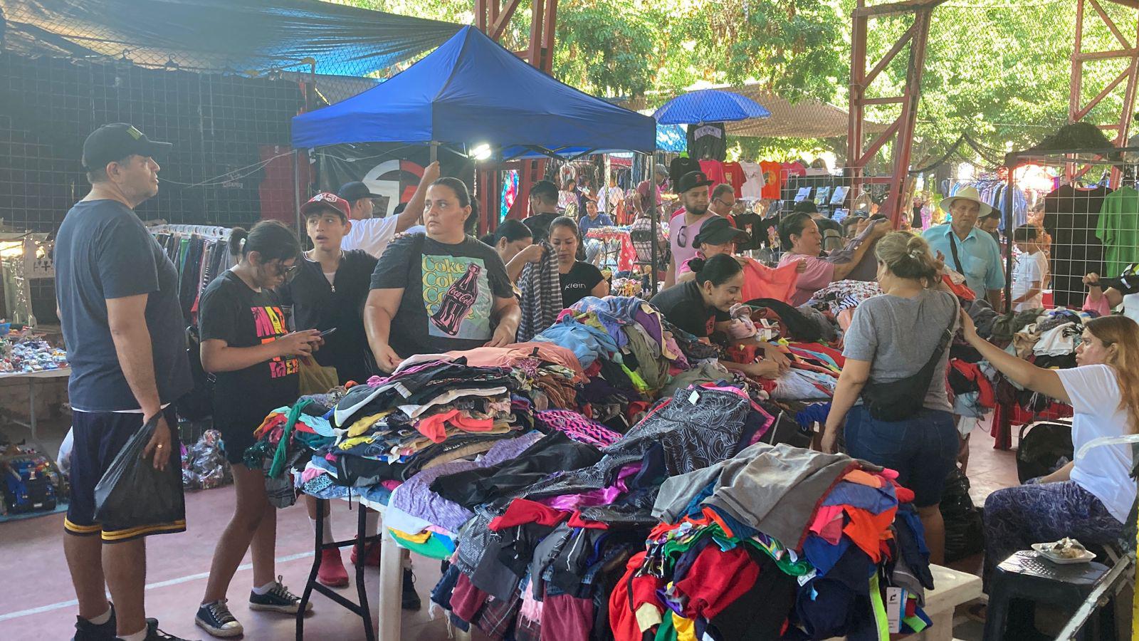 $!Mercado de la Juárez y tianguis reportan gran afluencia de clientes