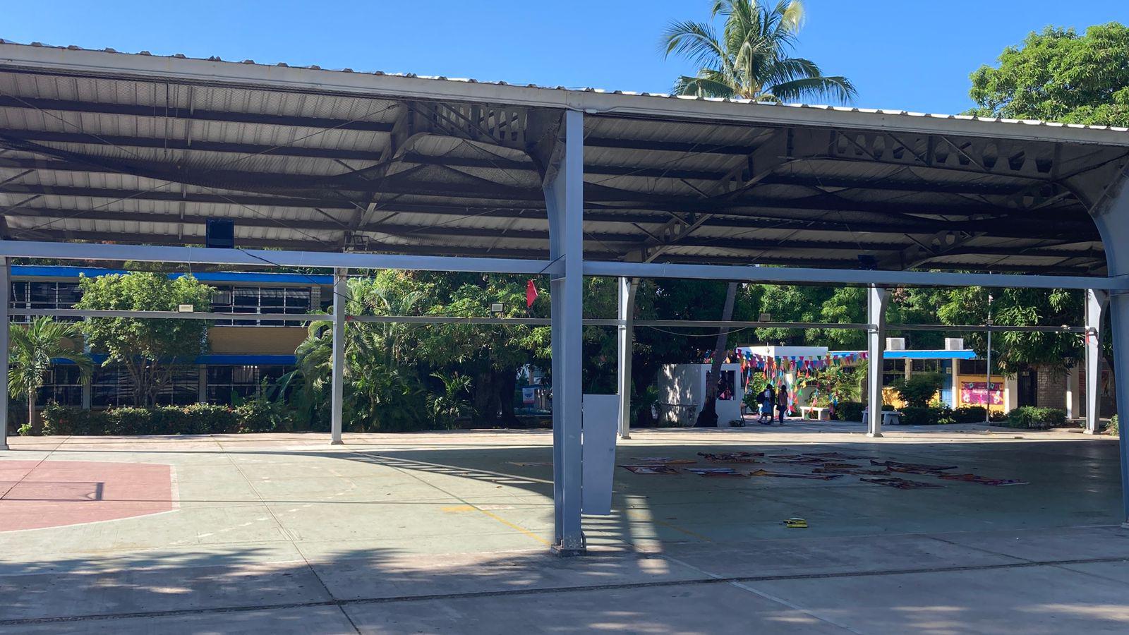 $!A falta de comunicado de la SEPyC, escuelas federales de Mazatlán no suspenden clases, pero registran ausentismo