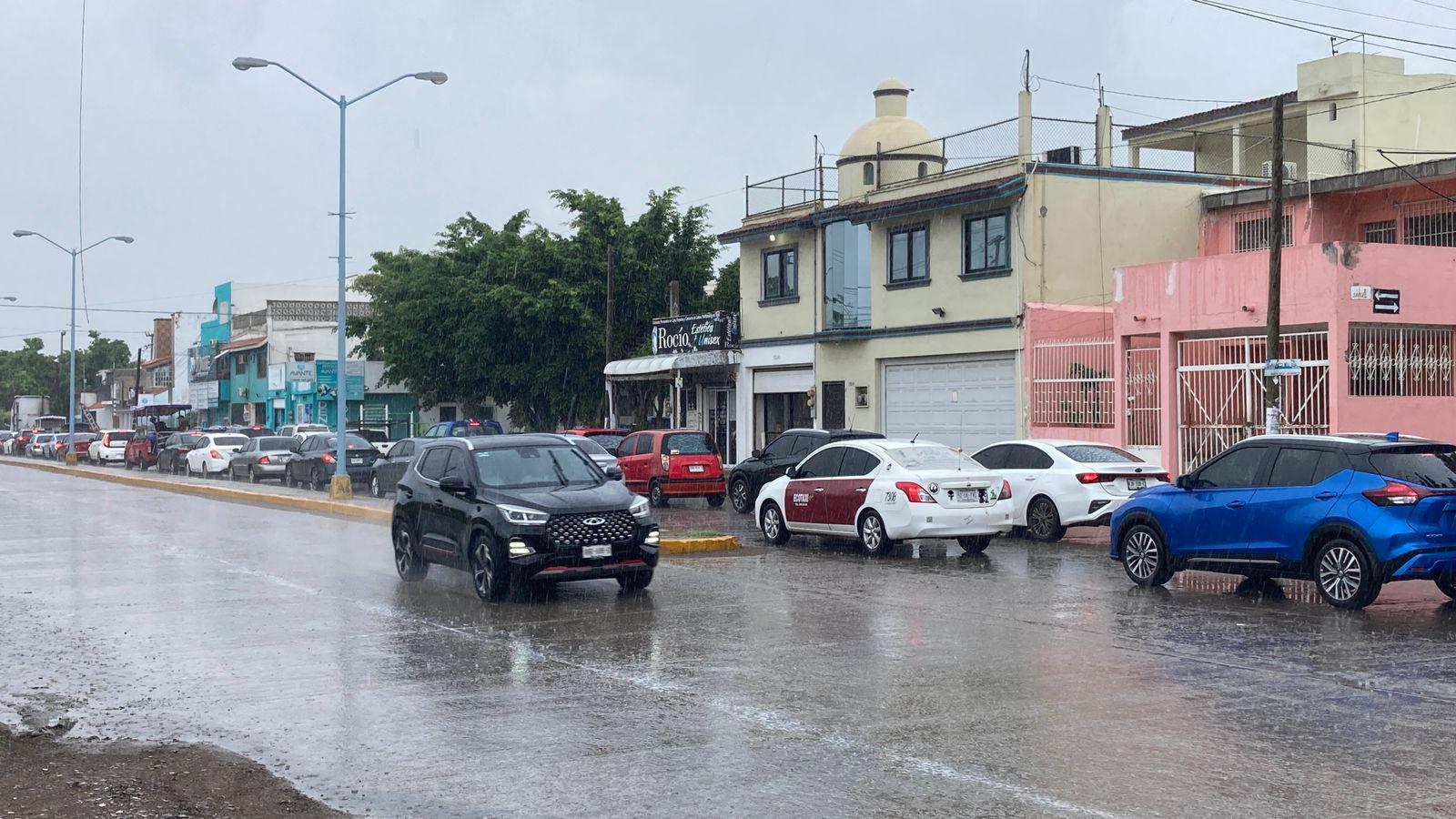 $!Llueve en gran parte de Mazatlán este sábado