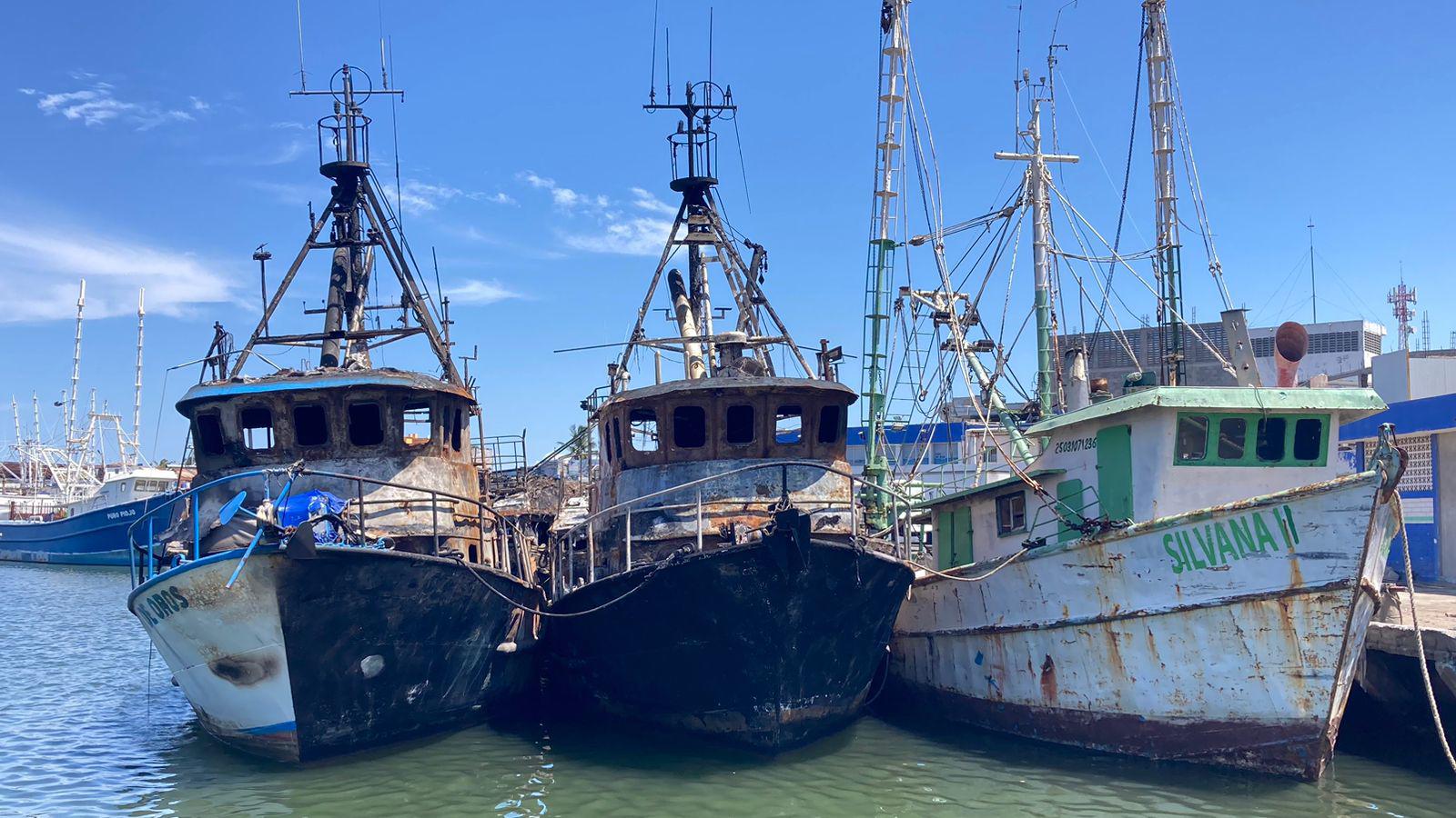 $!Barcos ‘chatarra’ siguen ocupando espacio en los muelles; no hay plan de retiro