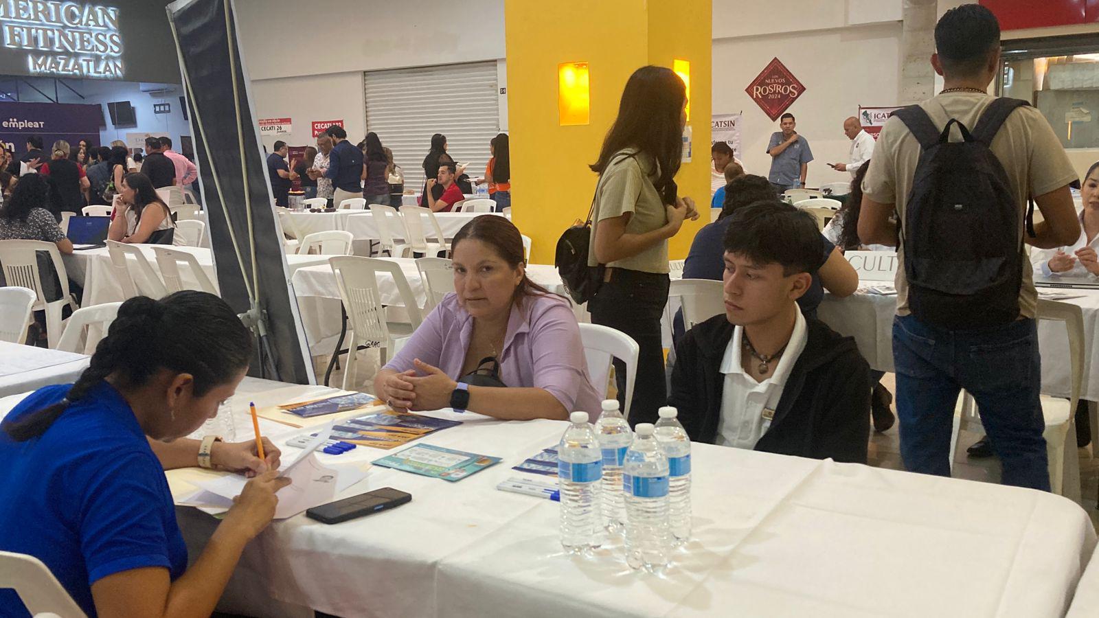 $!Ofrecen alrededor de 400 vacantes en el evento ‘Empleotón 2024’