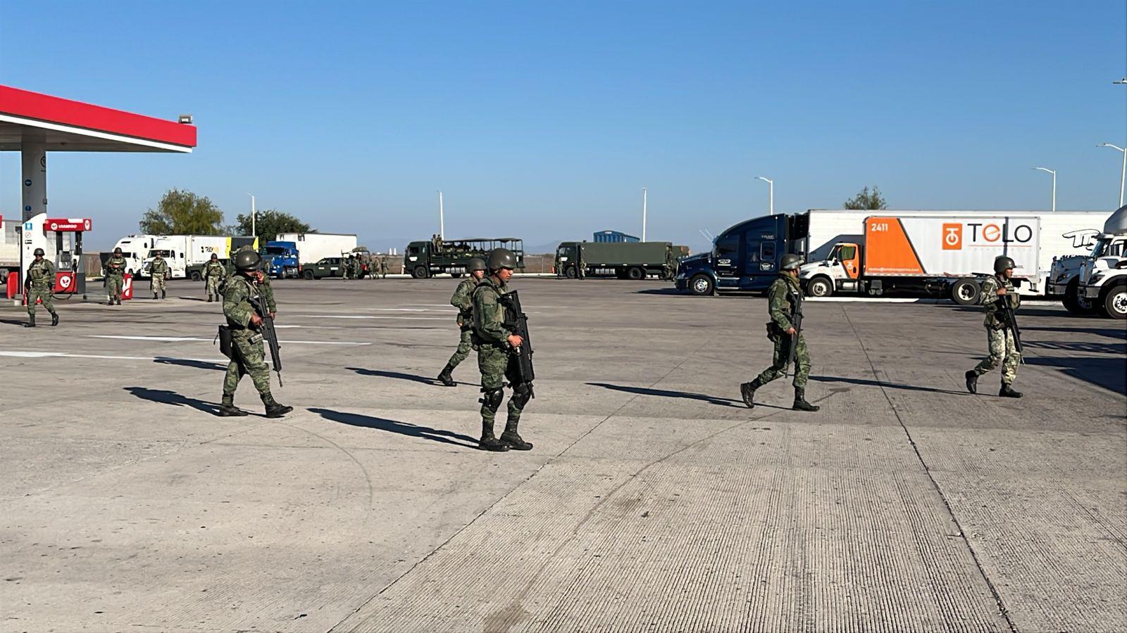 $!Arriban otros 300 elementos más de Fuerzas Especiales del Ejército a Culiacán