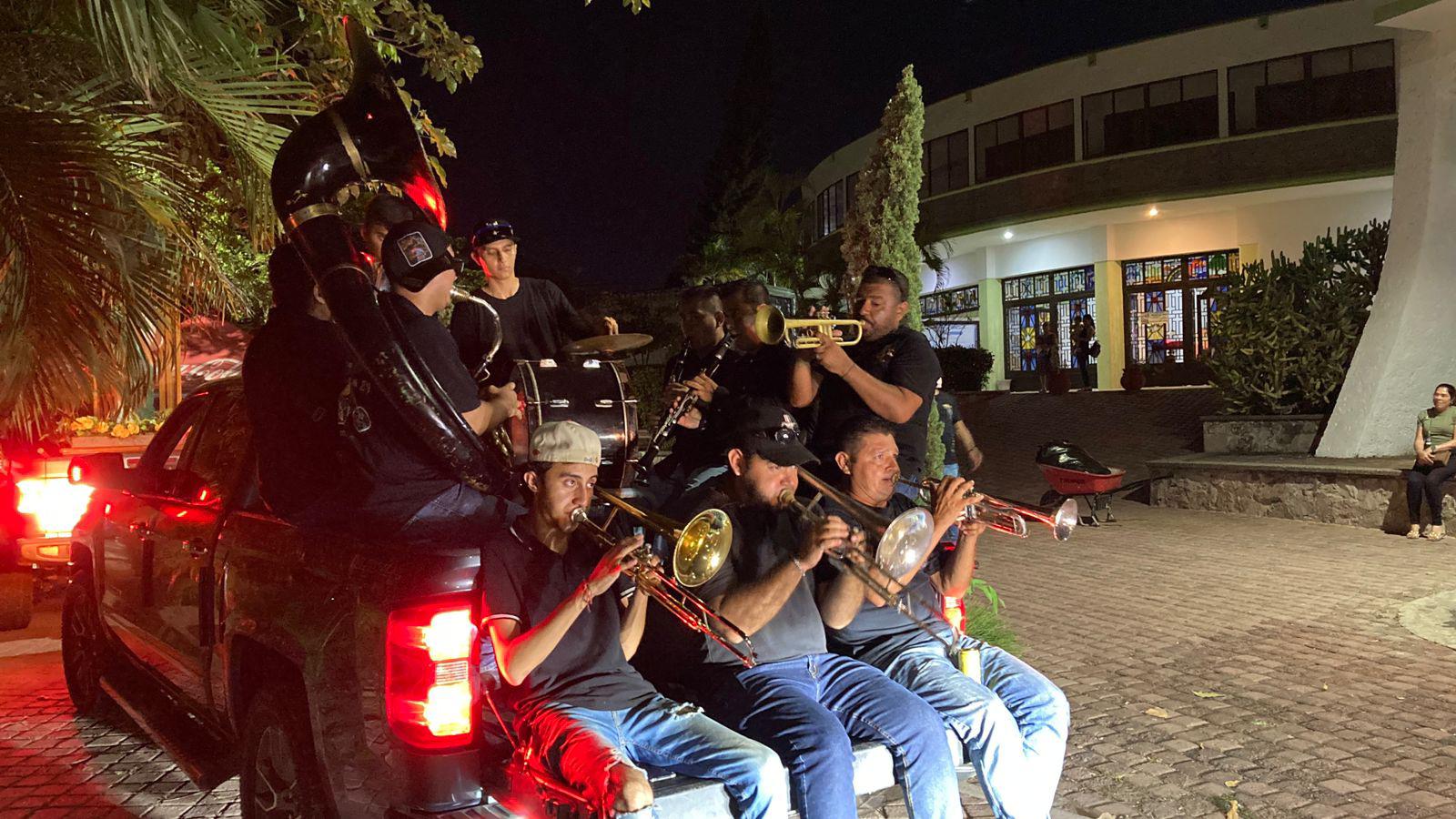 $!Motociclistas recorren Mazatlán en la Moto-Peregrinación en honor a San Judas Tadeo