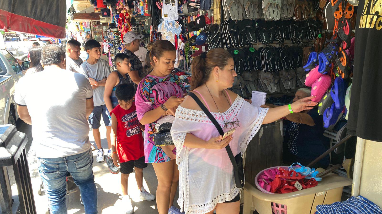 $!Comerciantes del Centro reportan aumento de afluencia de visitantes y clientes