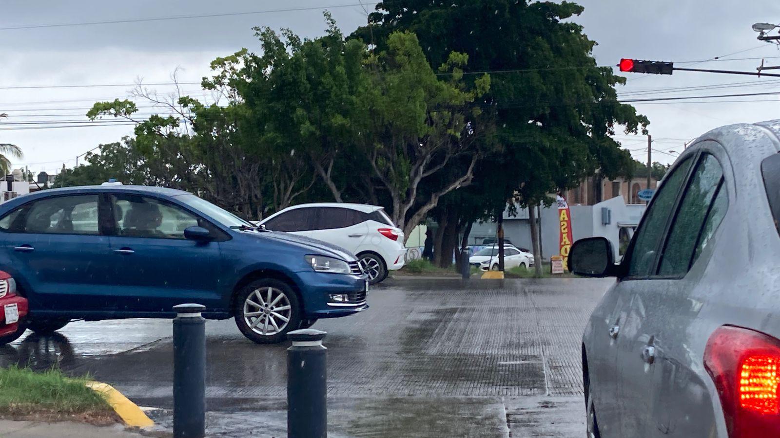 $!Llueve en gran parte de Mazatlán este sábado