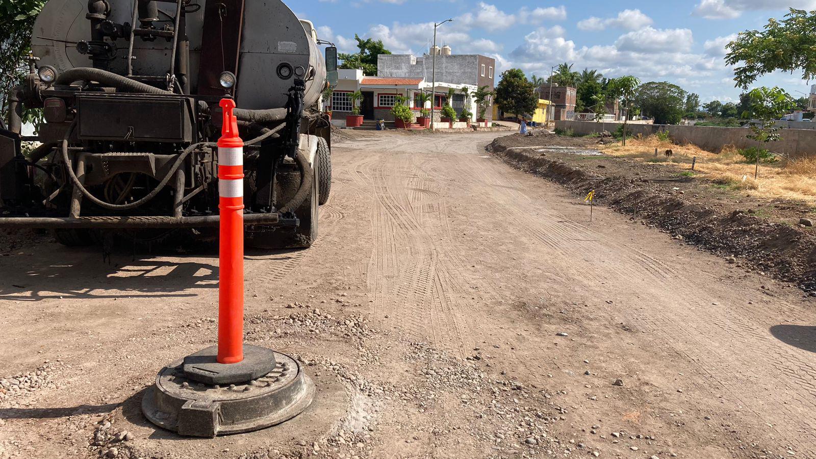 $!Lleva obra en calle Framboyanes, en el Fraccionamiento Jacarandas, avance del 35%