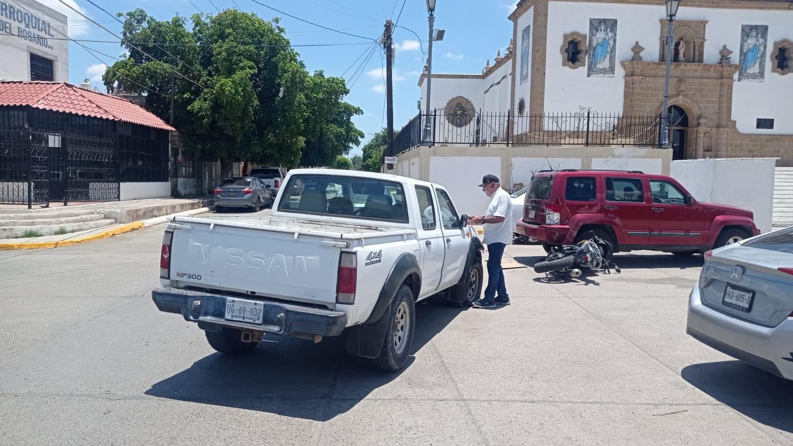 $!Motociclista resulta lesionado tras accidente vehicular en Guasave