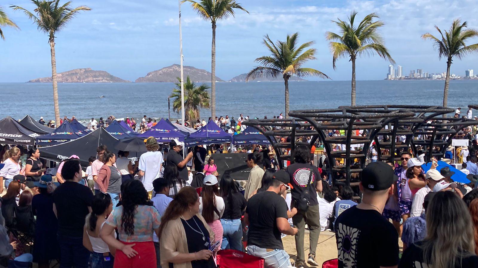 $!Cautiva y emociona el Eclipse Total de Sol a miles en Mazatlán