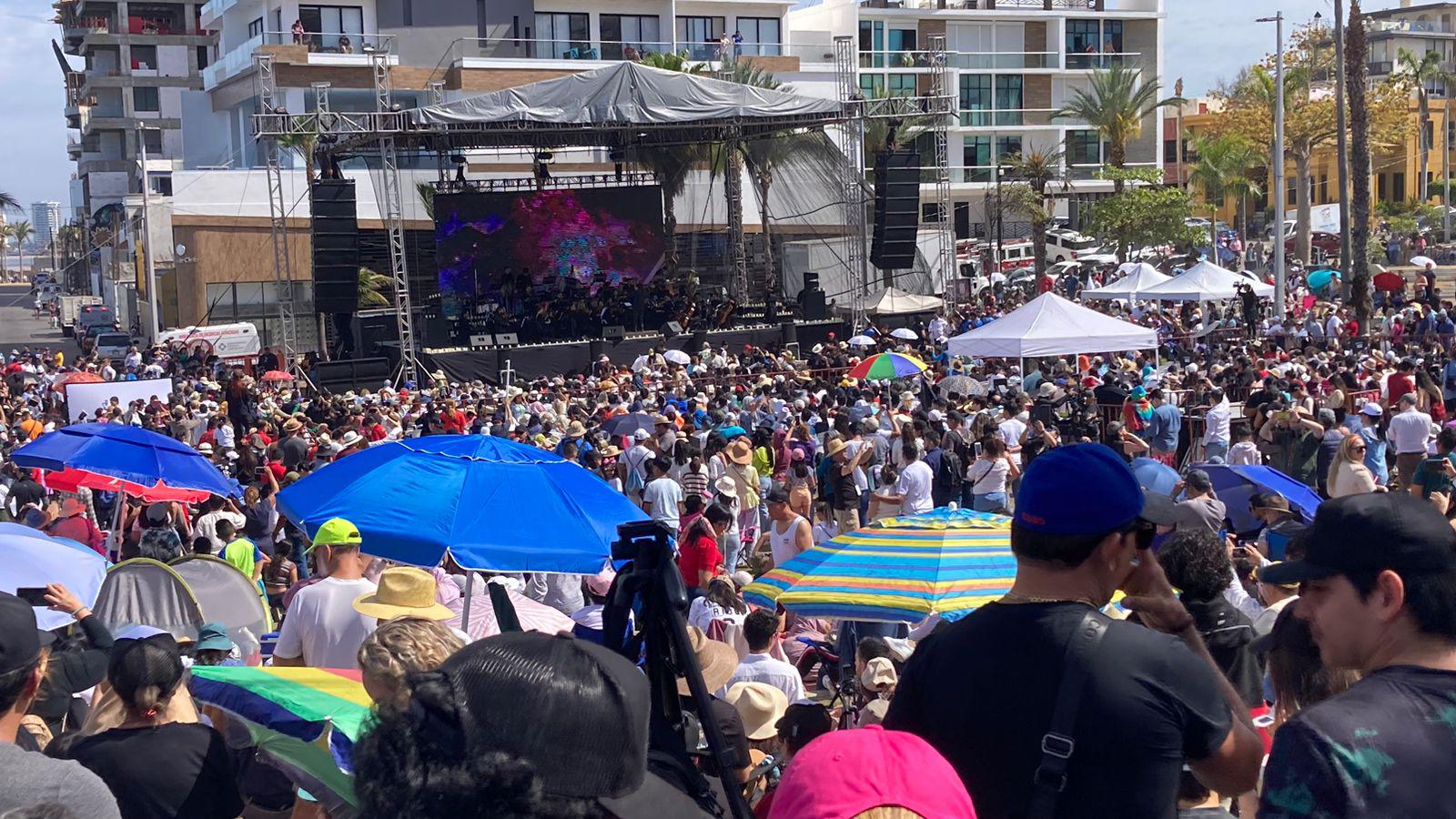 $!Cautiva y emociona el Eclipse Total de Sol a miles en Mazatlán