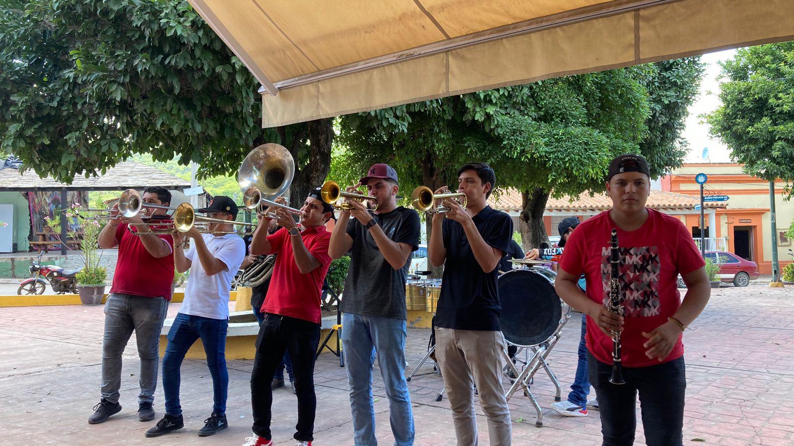 $!Celebran en La Noria el Día del Comerciante con colorida verbena en la plazuela del pueblo