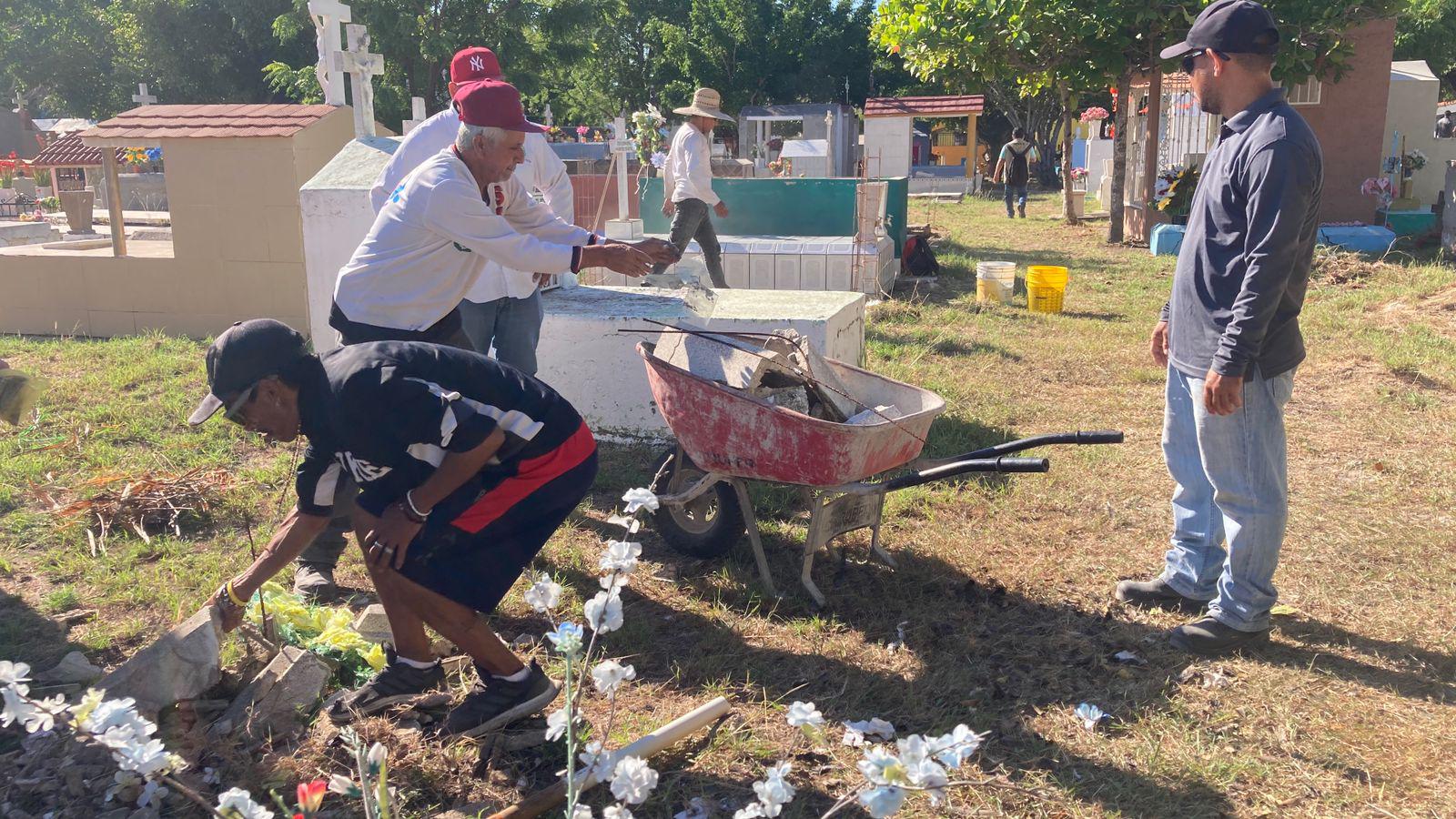 $!Asegura Alcaldesa que población mazatleca puede acudir con tranquilidad a panteones en este Día de Muertos